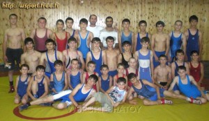 Тренер Ибрагим Таймасханов с учениками